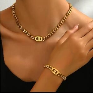 NWT  Gold Plated Jewelry Set